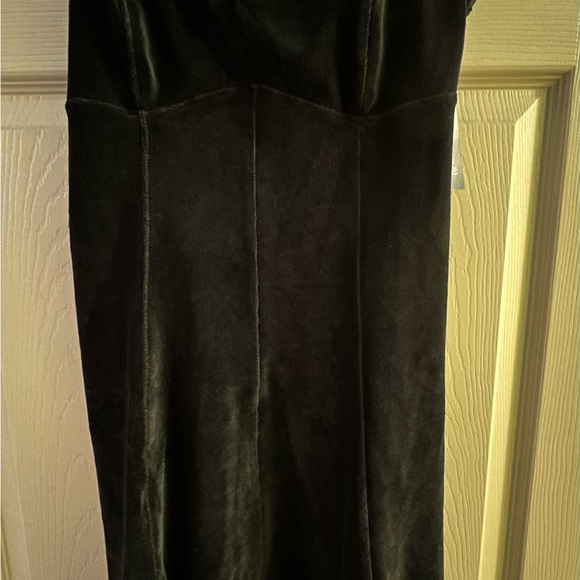 Black dress - Picture 3 of 8